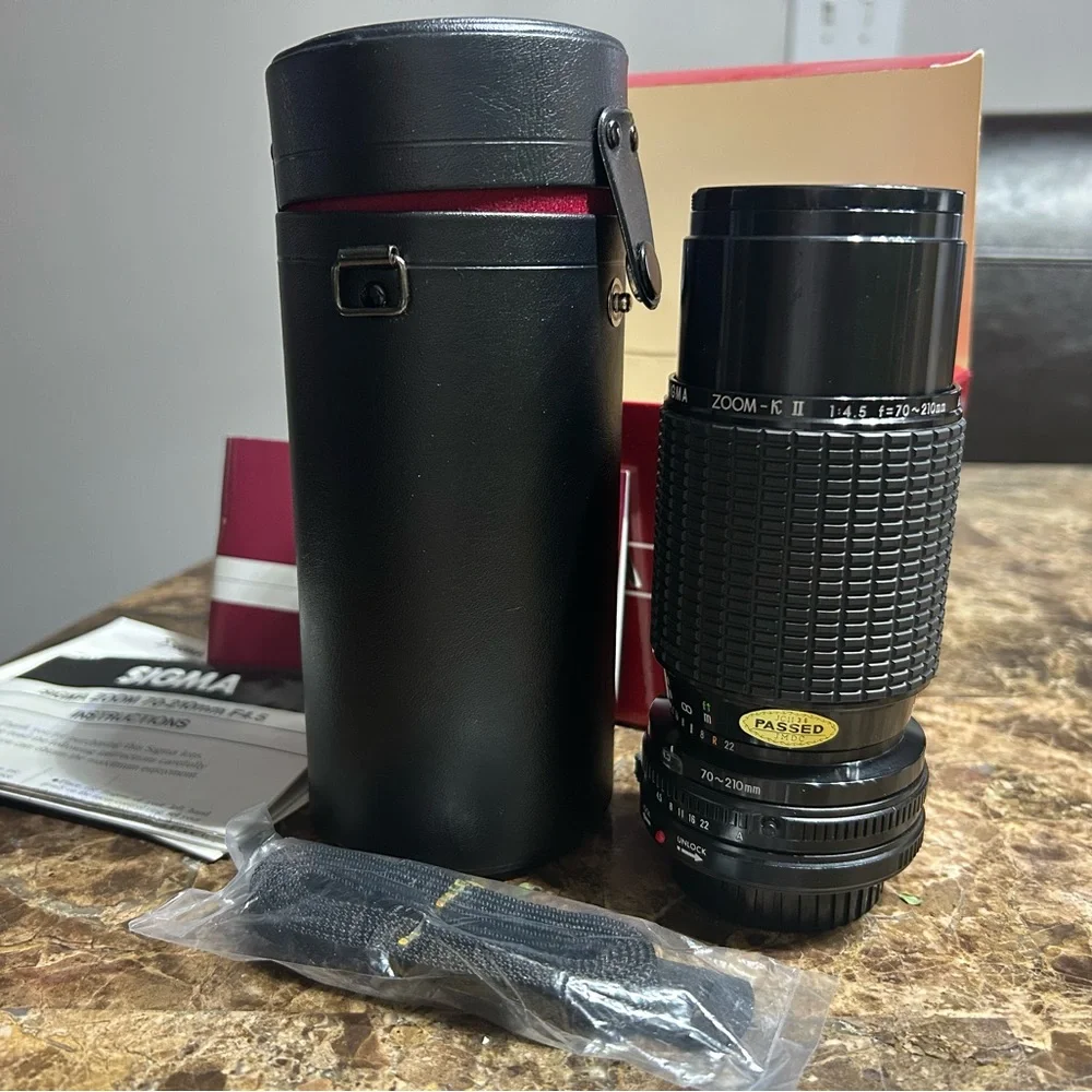 Sigma Beauty 70-210mm f/4.5 Lens - Red